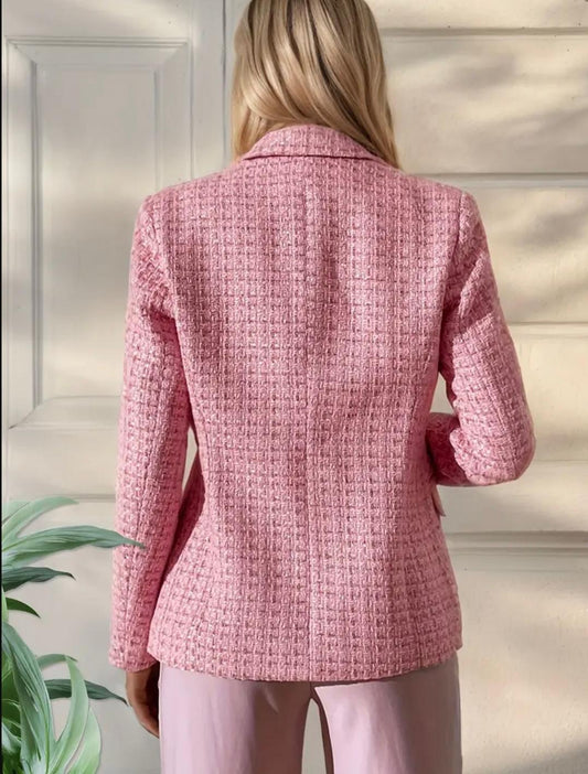 Blazer de Tweed Rosa con Botones Joyas - FreeLife Miami