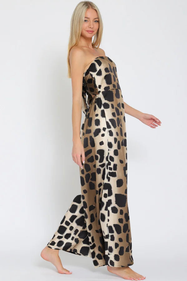 Mono Strapless de Satín con Estampado Animal Print – Elegancia y Estilo Salvaje